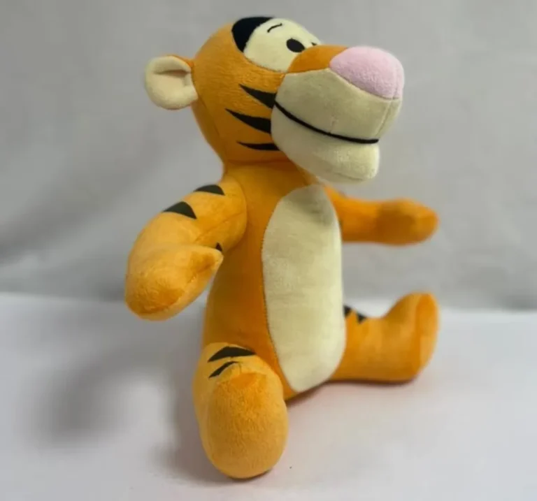 492910204-3_5493 Winnie Tigger